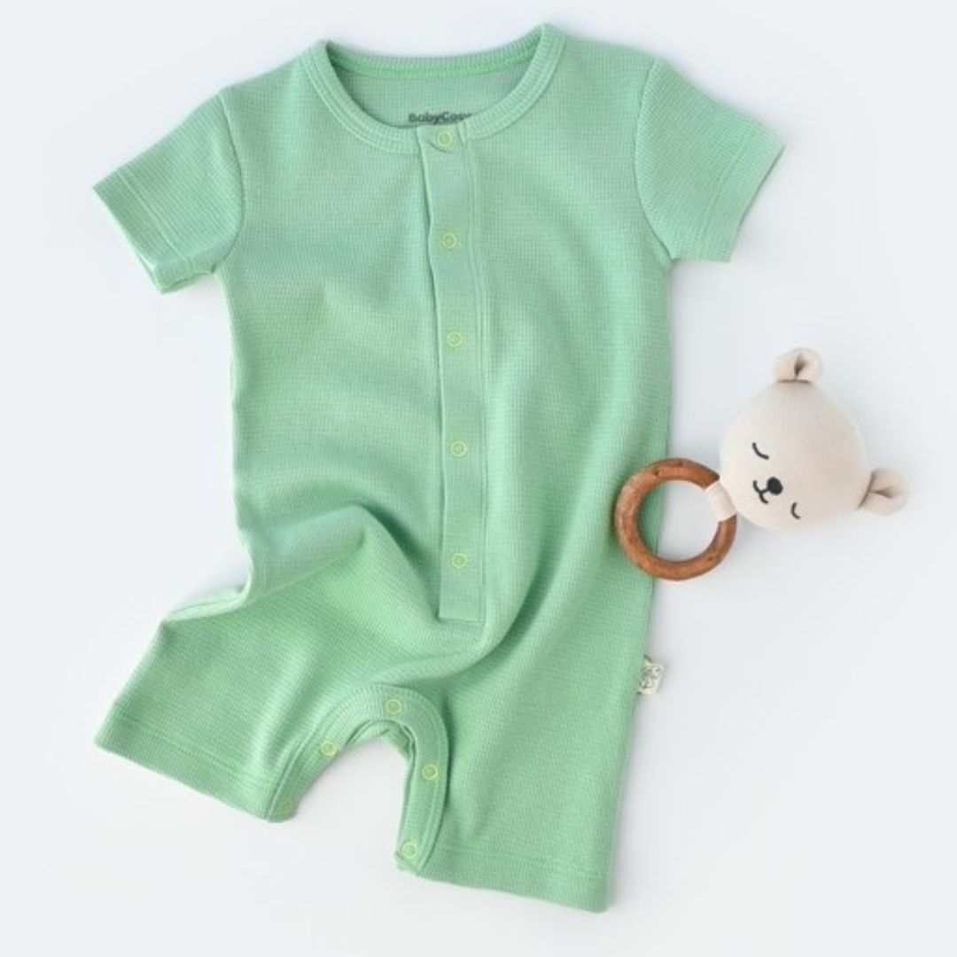 WAFFLE Short-sleeved romper in 100% Organic Cotton