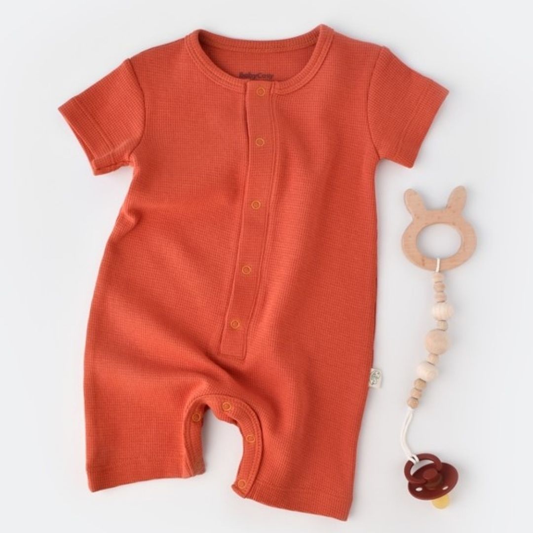 WAFFLE Short-sleeved romper in 100% Organic Cotton