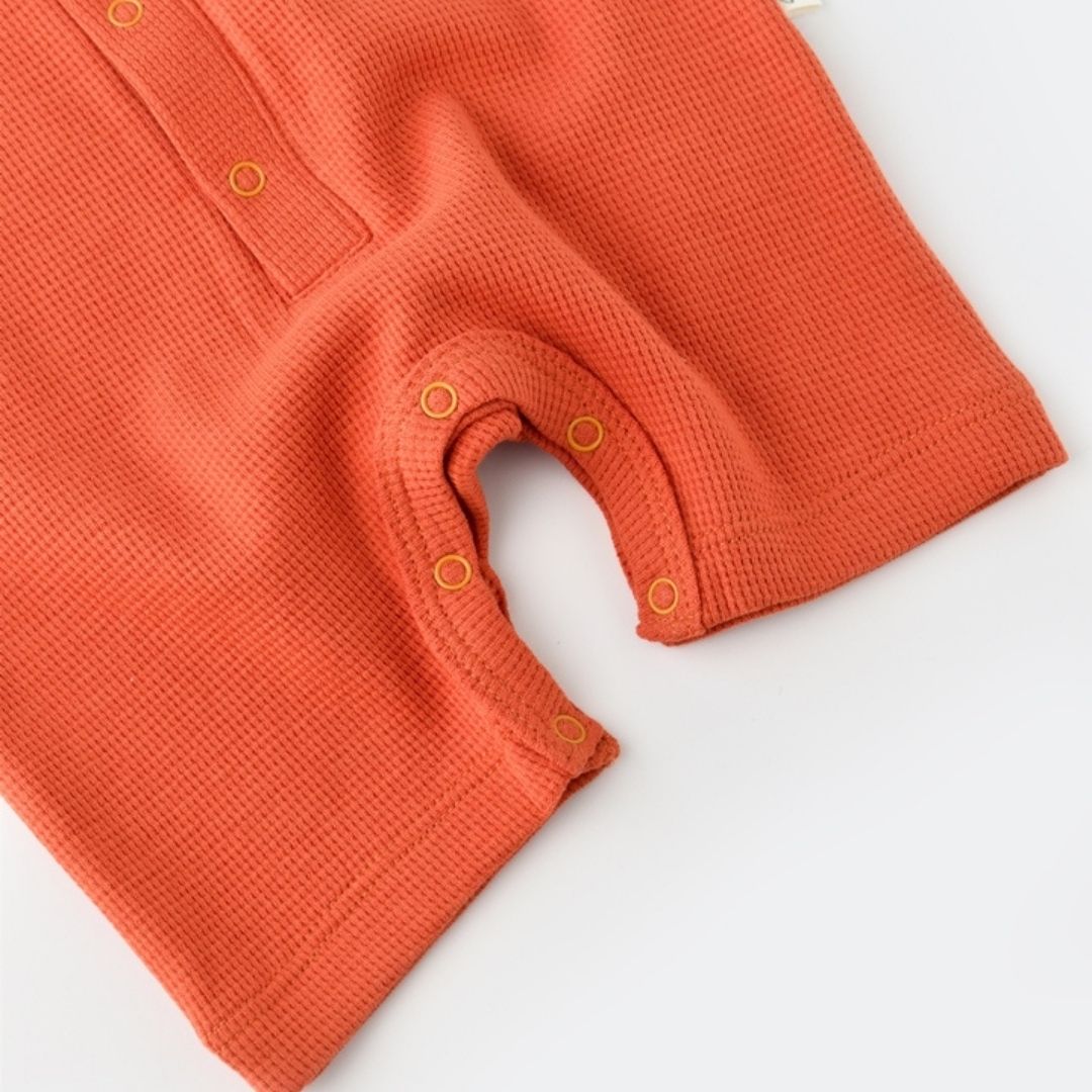 WAFFLE Short-sleeved romper in 100% Organic Cotton