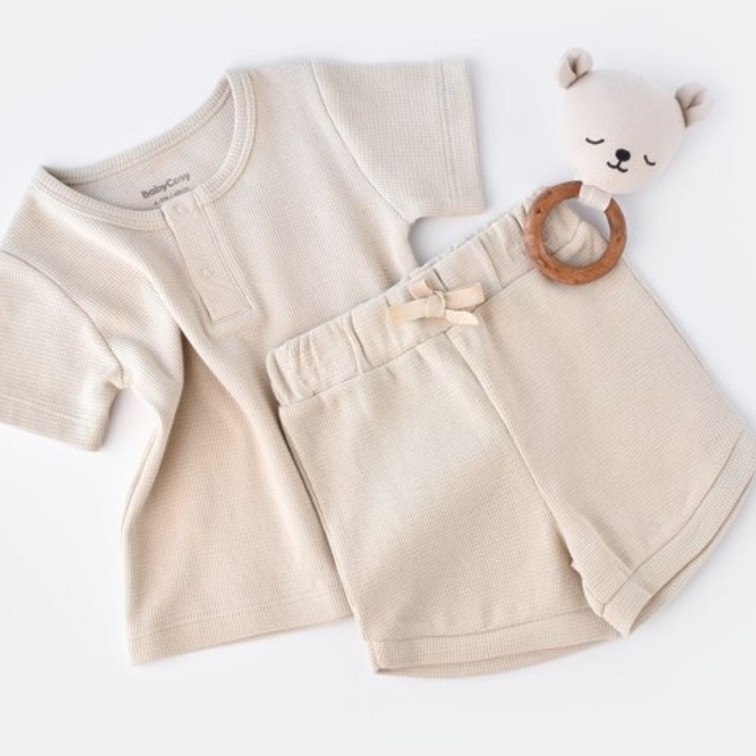 WAFFLE SET Shorts und Kurzarm-T-Shirt aus 100 % Bio-Baumwolle