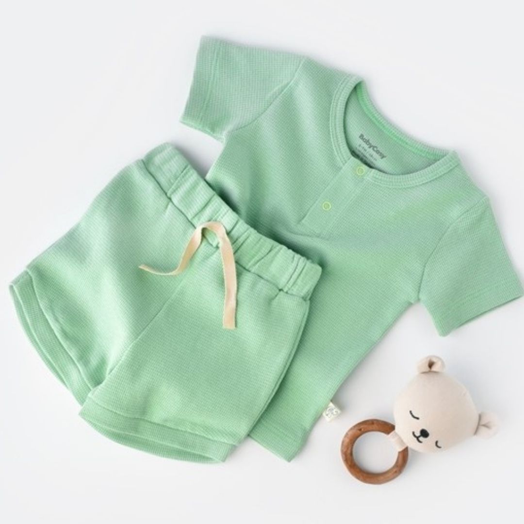 WAFFLE SET Shorts und Kurzarm-T-Shirt aus 100 % Bio-Baumwolle