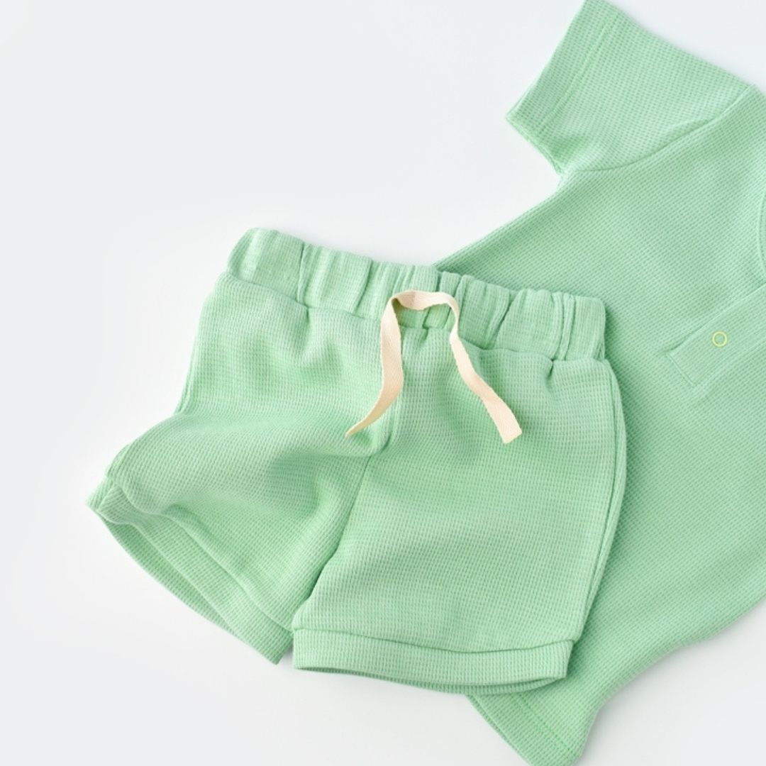 WAFFLE SET Shorts und Kurzarm-T-Shirt aus 100 % Bio-Baumwolle